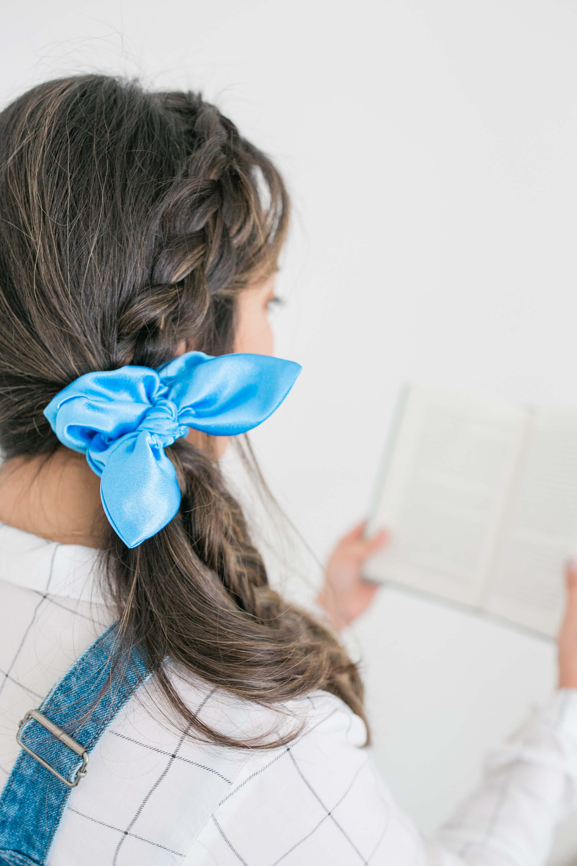 The perfect Belle Disneybound hairdo! With Halloween around the corner, this Belle Hairstyle DIY will go with your last minute Disney themed costume!