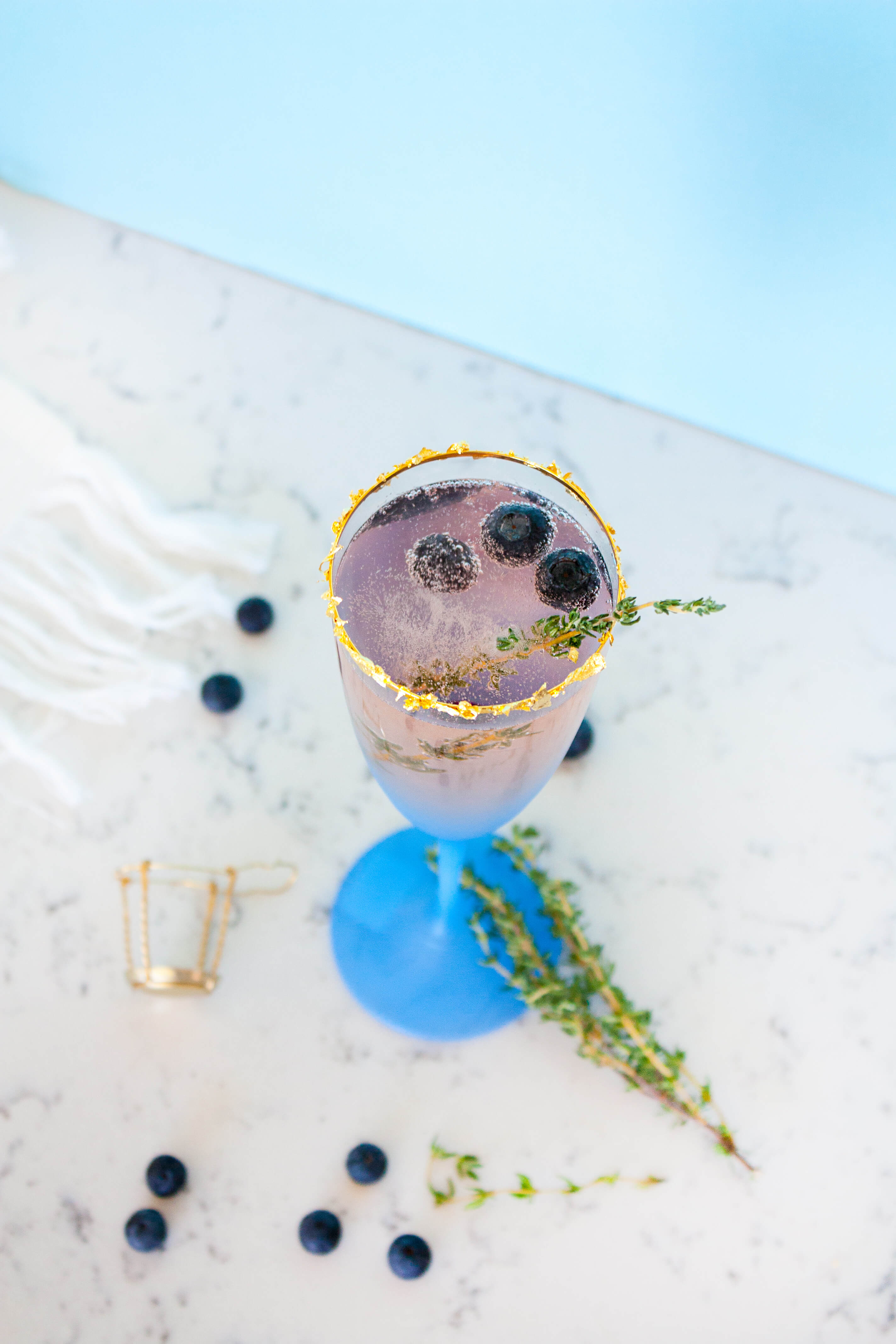 blueberry thyme champagne fizz