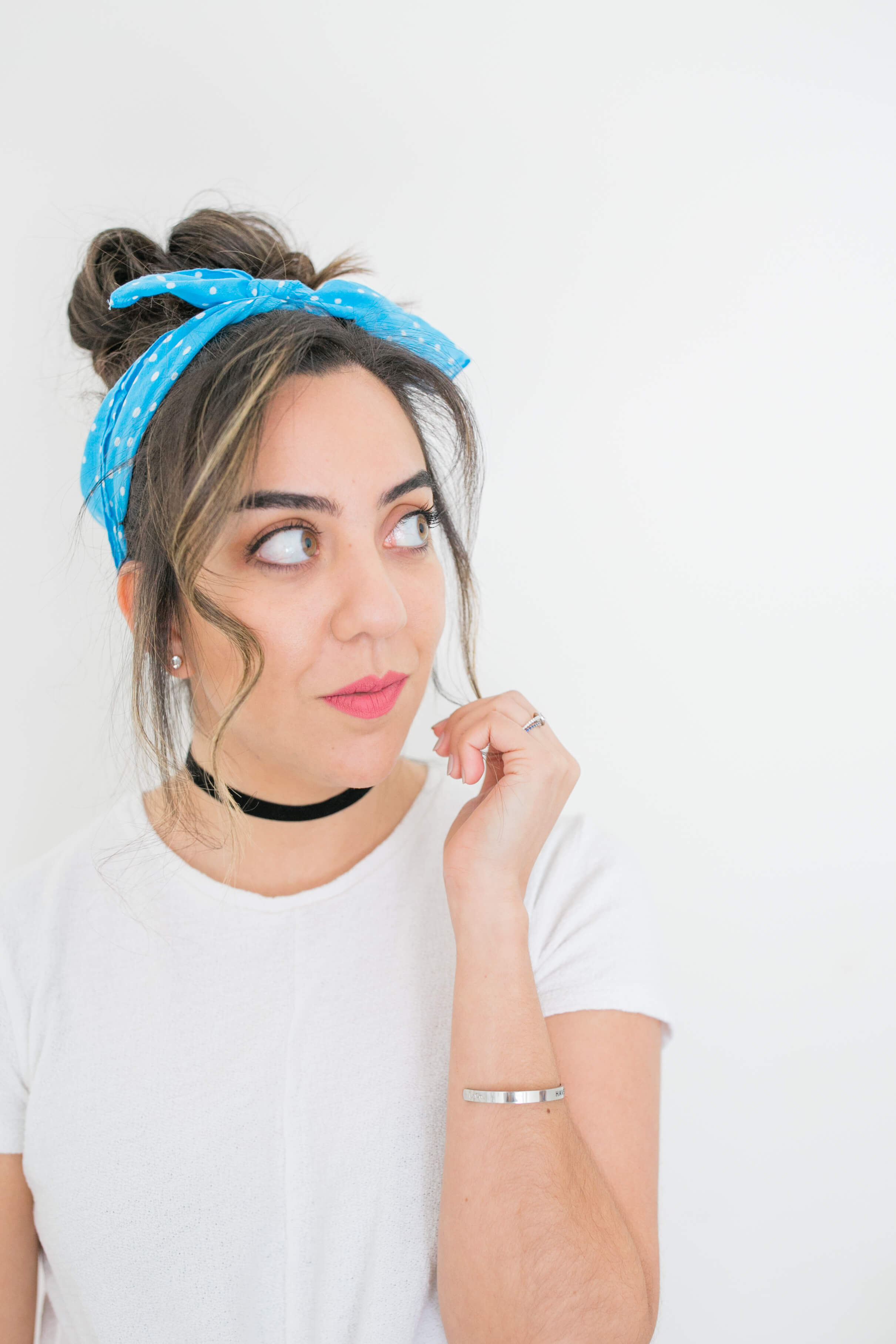 A quick and simple Cinderella top knot tutorial inspired by one of the original Disney princesses! A step-by-step style for your next Disneybound.